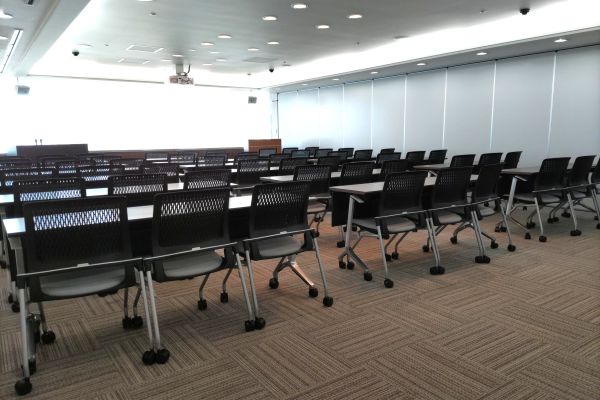 ９F ９１３会議室